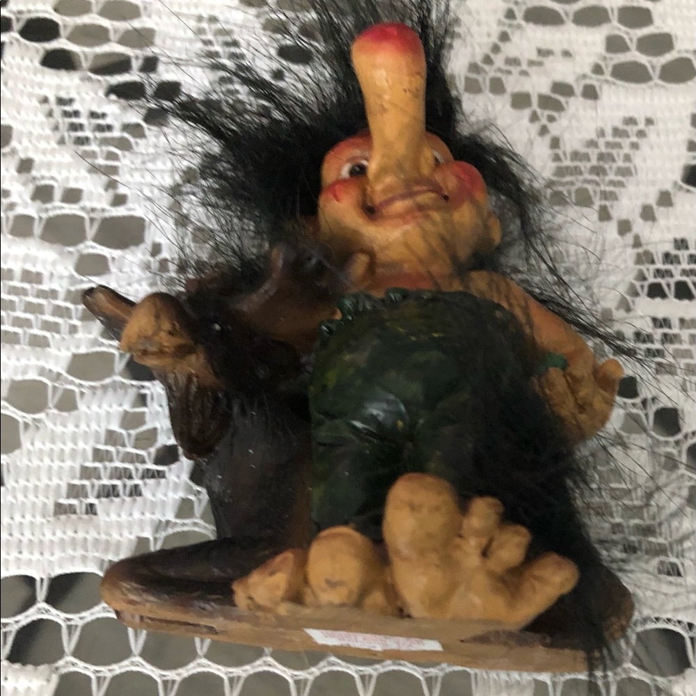 TROLL TOTING HIS TRASURE - Picture 4 of 4